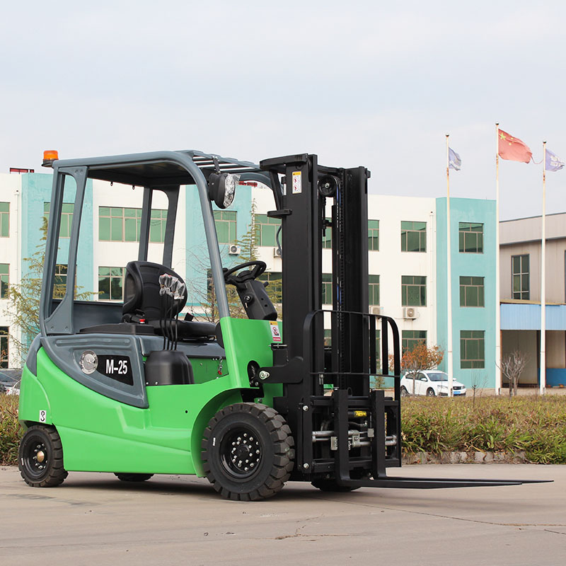 Wynajem wózka widłowego w pobliżu