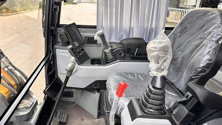 Sprzedam koparkę 6 tonową Sprzedam koparkę 6 tonową