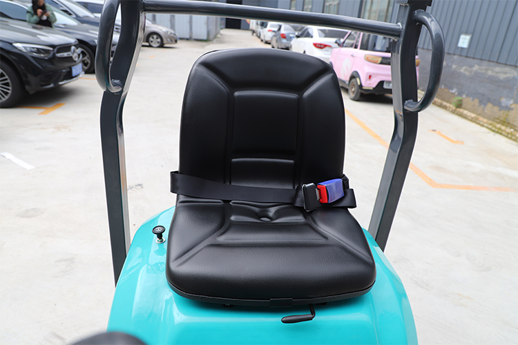 Koparka 0,8 tony Koparka 0,8 tony