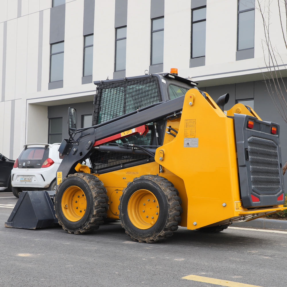 Kompaktowa ładowarka o sterowaniu burtowym Kompaktowa ładowarka o sterowaniu burtowym