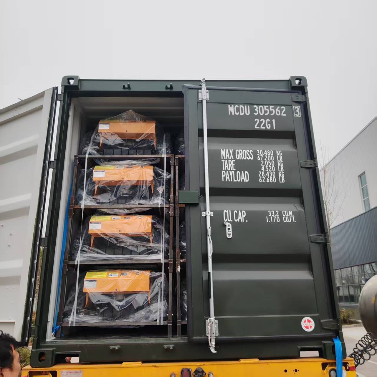 Kosiarki do trawy dostępne w magazynach europejskich za granicą Kosiarki do trawy dostępne w magazynach europejskich za granicą